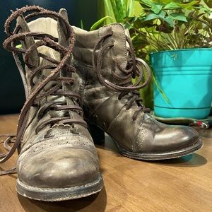 Freebird by Steven real leather ankle lace up boots size 8.